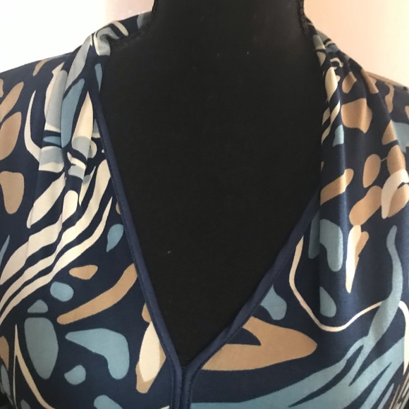 Woman’s dress size large - Picture 4 of 6